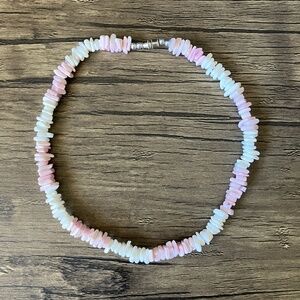 NWOT Pale pink and white shell necklace beach jewelry